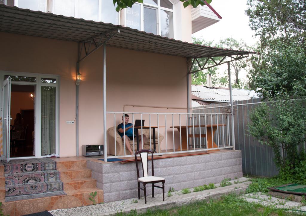 Almaty Backpackers Exterior foto