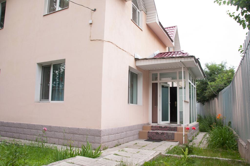 Almaty Backpackers Exterior foto